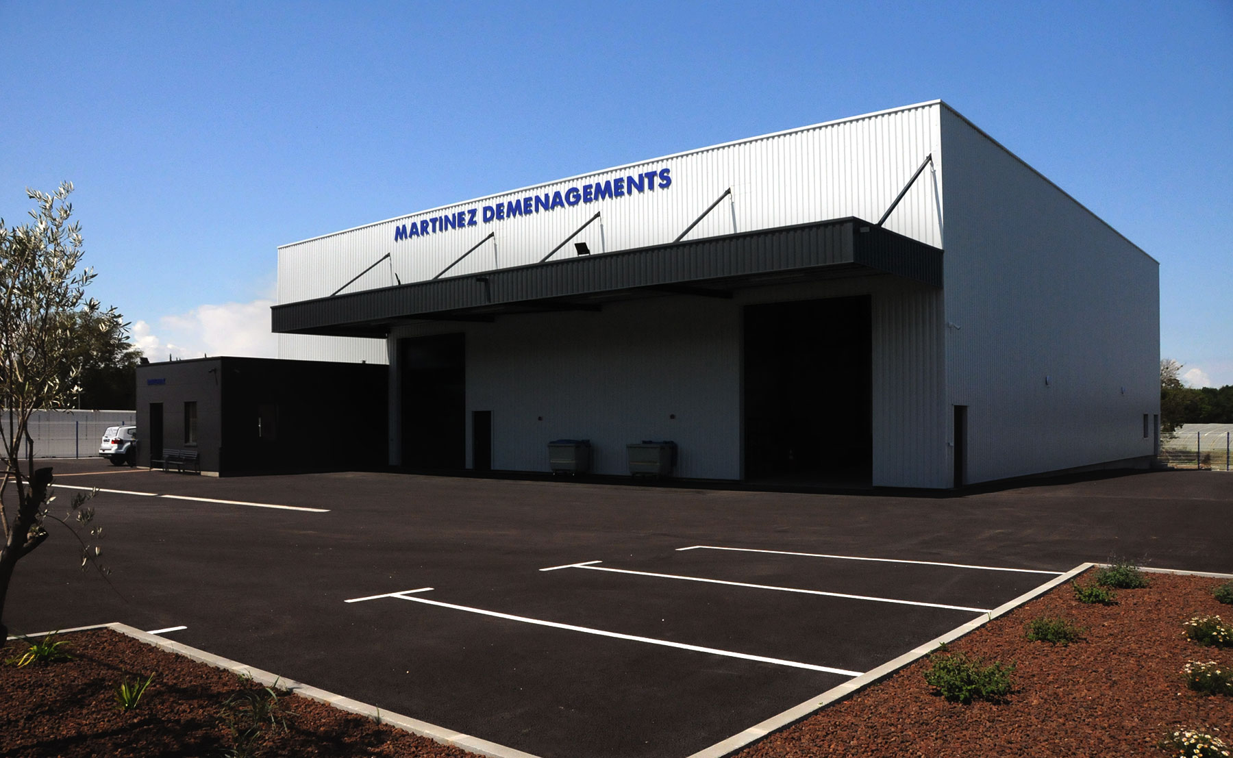 MARTINEZ DÉMÉNAGEMENT - Bâtiment industriel et entrepôt