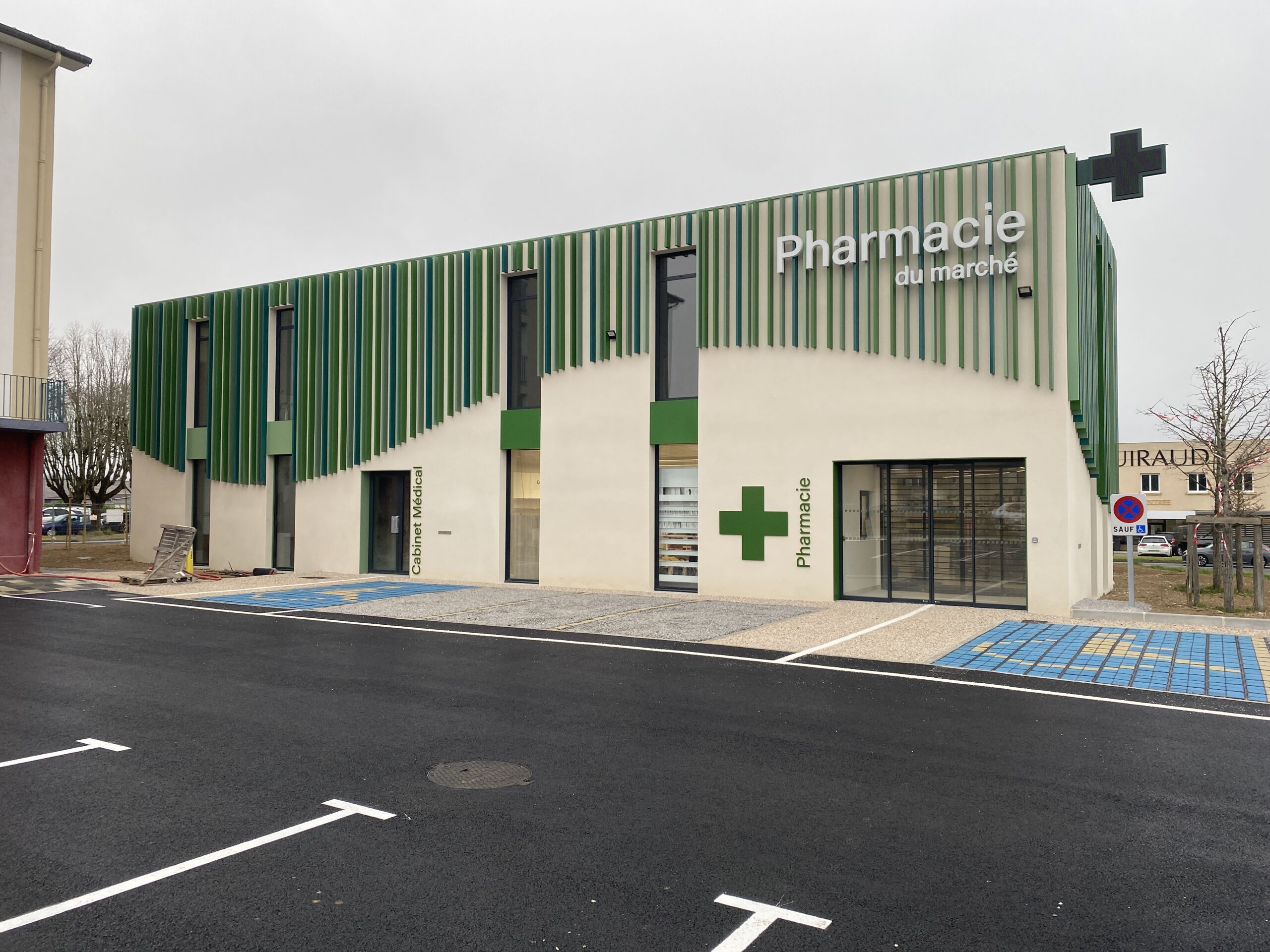 PRO2 ARCHITECTEURS - PHARMACIE DU MARCHE AUSSILLON | PRO2 Architecteurs PRO2 ARCHITECTEURS - PHARMACIE DU MARCHE AUSSILLON